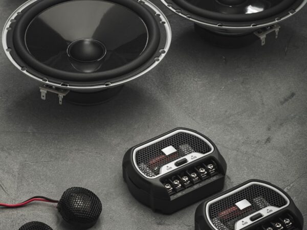 Guia Coimbra Cones: Bordas de Espuma ou Tecido para Alto-Falantes?