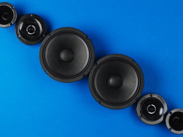 Como escolher a melhor centragem de reposição para alto-falantes?